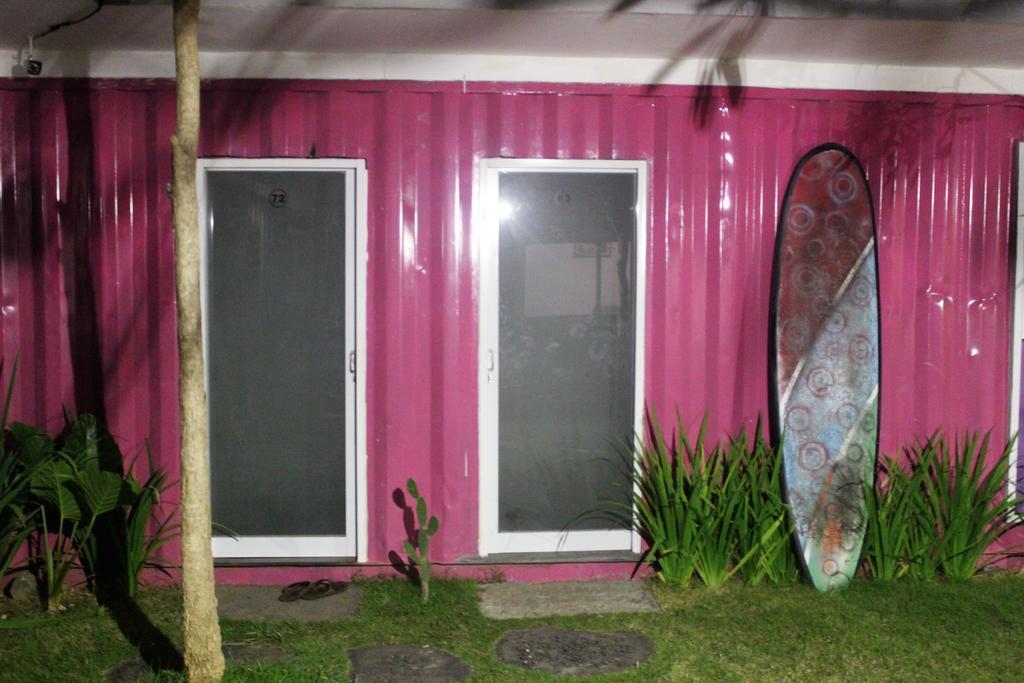 Hotel Kubu Container Uluwatu Exteriér fotografie