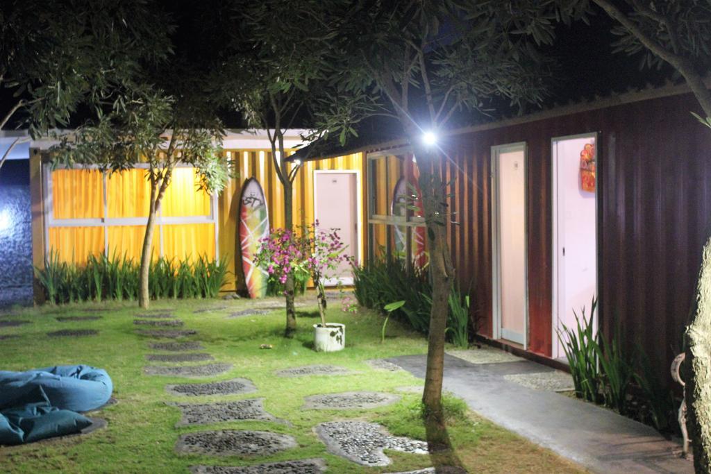 Hotel Kubu Container Uluwatu Exteriér fotografie