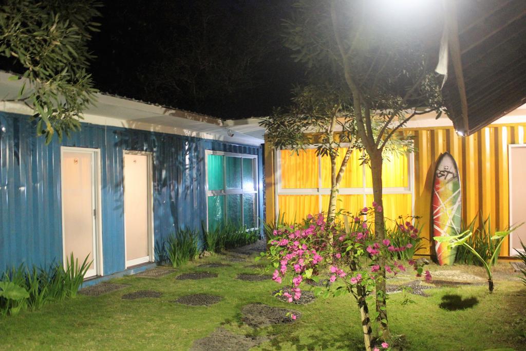 Hotel Kubu Container Uluwatu Exteriér fotografie