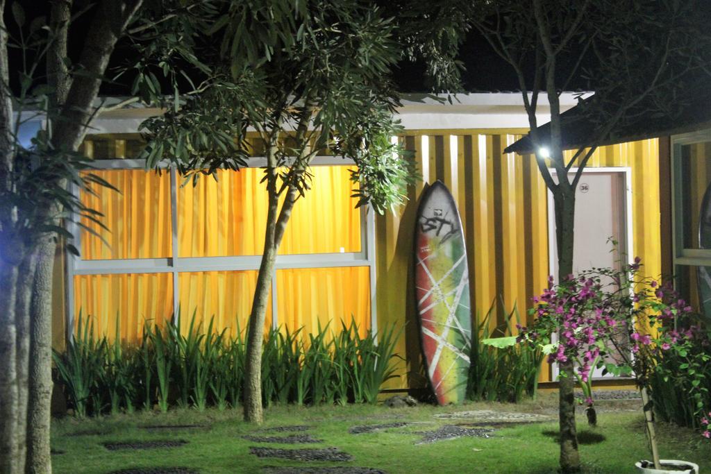 Hotel Kubu Container Uluwatu Exteriér fotografie